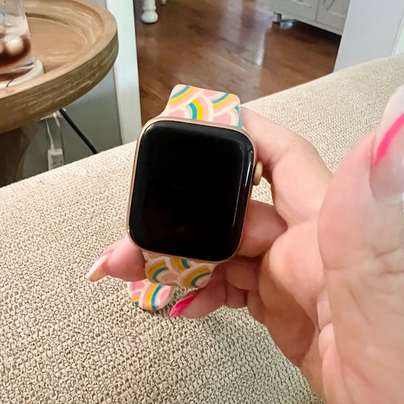Apple Watch Series 4 44mm - Picture 5 of 5